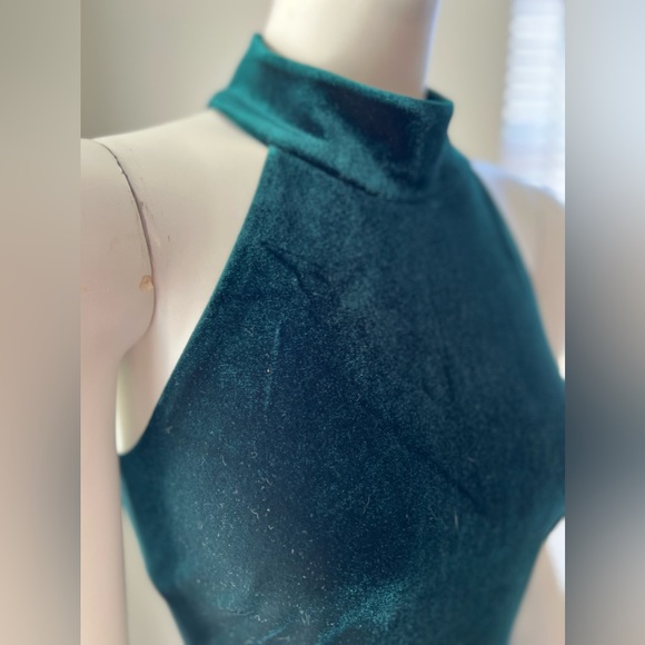 Perfect Green Velvet stretchy floor length dress with slit size 8 - Picture 7 of 10